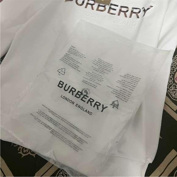 Burberry - Picture 5 of 6